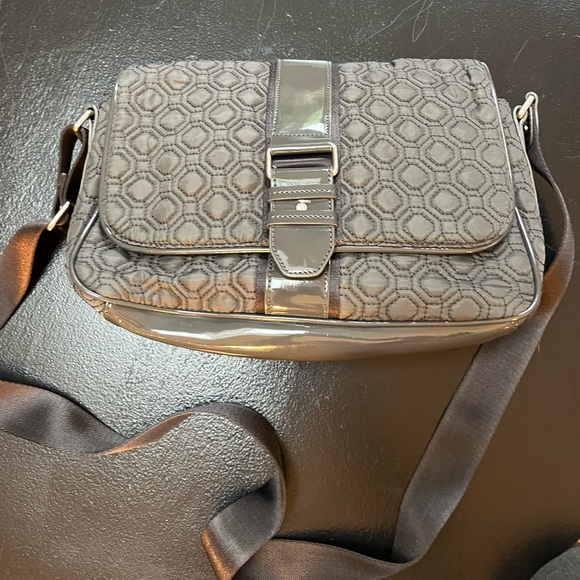 Vera Bradley Gray Quilted Crossbody Messenger Bag with Magnetic Closure - Picture 3 of 8